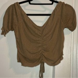 Very detailed, short sleeved